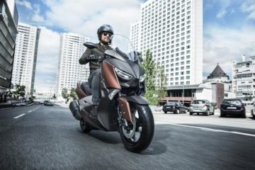 Yamaha lancia in Italia il nuovo X-Max 300