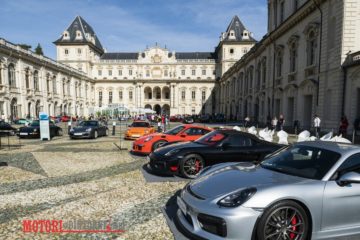 70 anni di Porsche, Mole Antonelliana illuminata e 200 vetture in sfilata a Torino