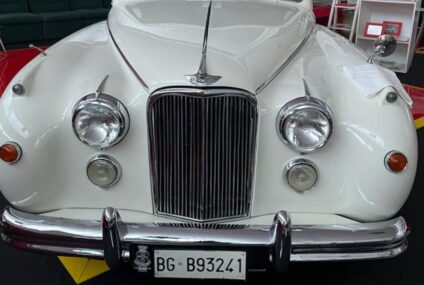 Il 5 marzo all’Hub Ondarossa di Caronno Pertusella l’auto della Regina Elisabetta II